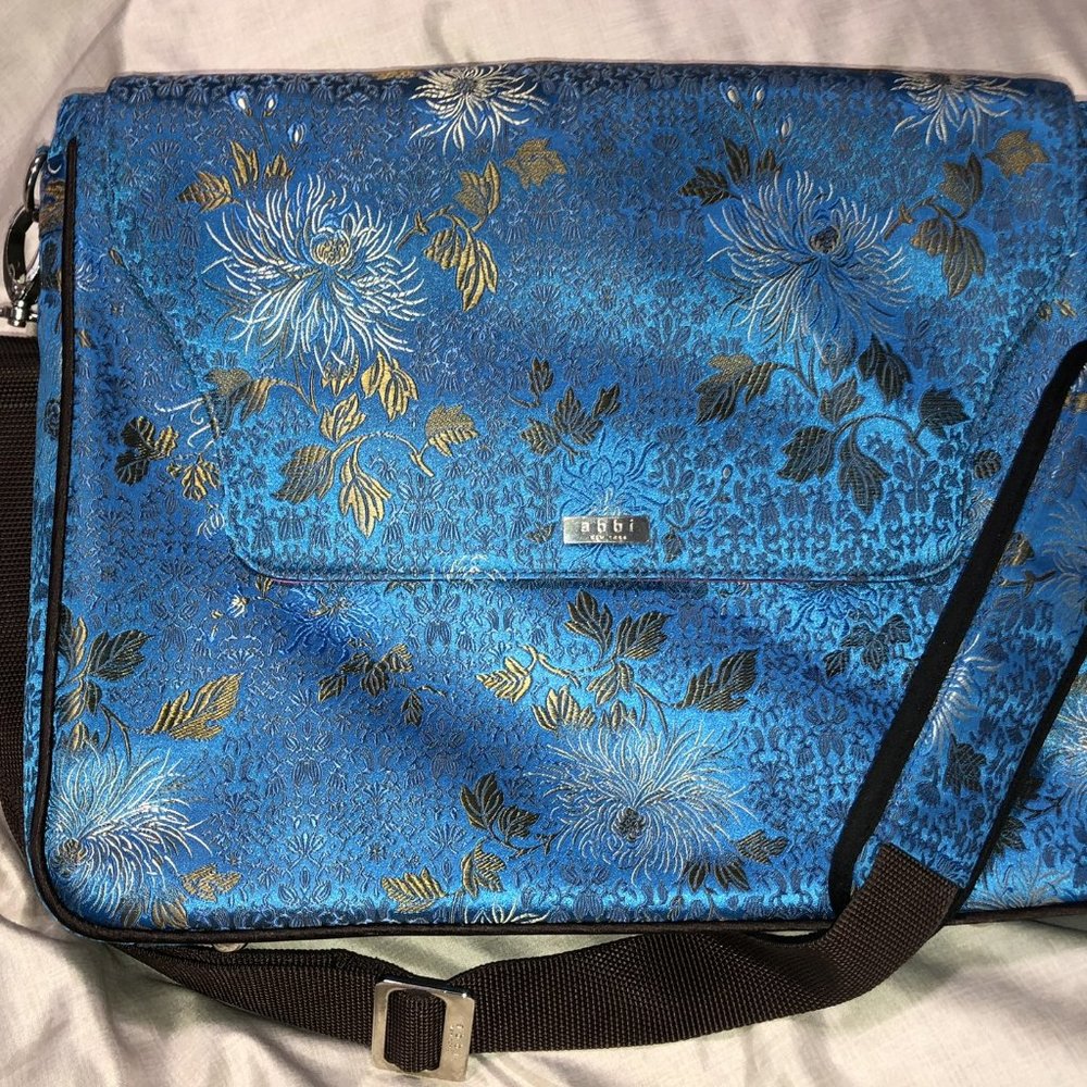 COPY - Abbi New York beautiful laptop bag with functionality and practicality.